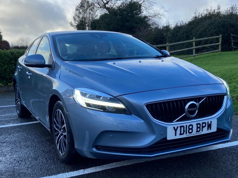 VOLVO V40