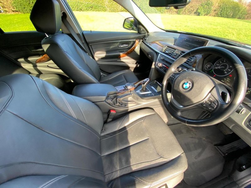 BMW 3 SERIES