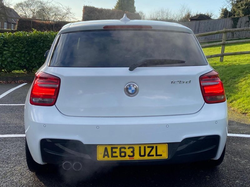 BMW 1 SERIES