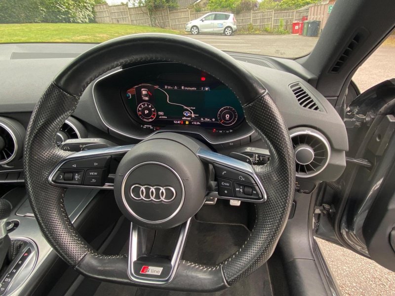 AUDI TT