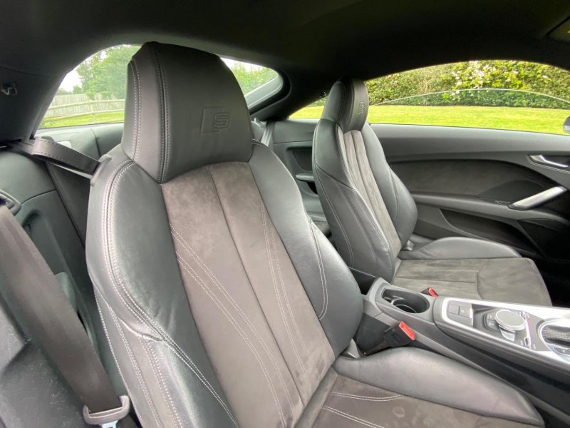 AUDI TT