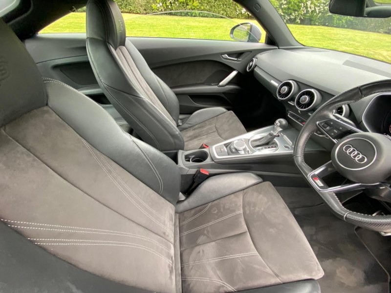 AUDI TT